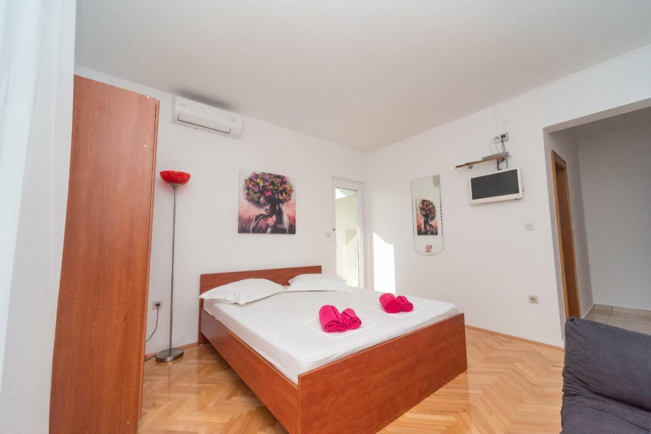 Marios Appartement Brela Buitenkant foto